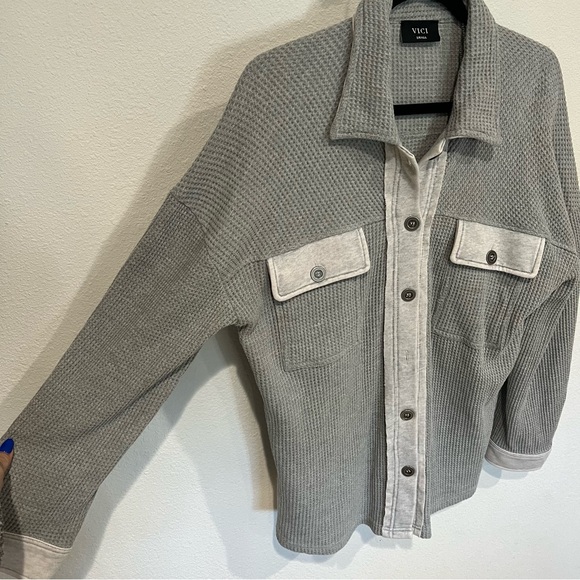 VICI shirt jacket - Picture 2 of 5